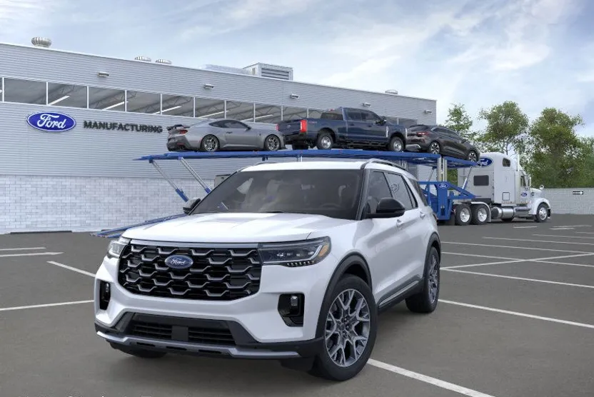 2025 Ford Explorer Platinum photo 1