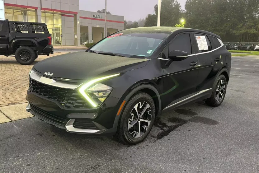 2023 Kia Sportage EX photo 1