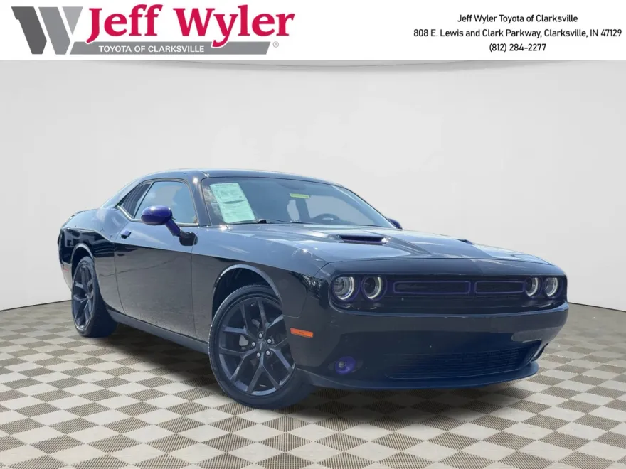 2023 Dodge Challenger SXT photo 1