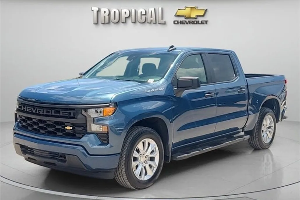 2024 Chevrolet Silverado 1500 Custom photo 1