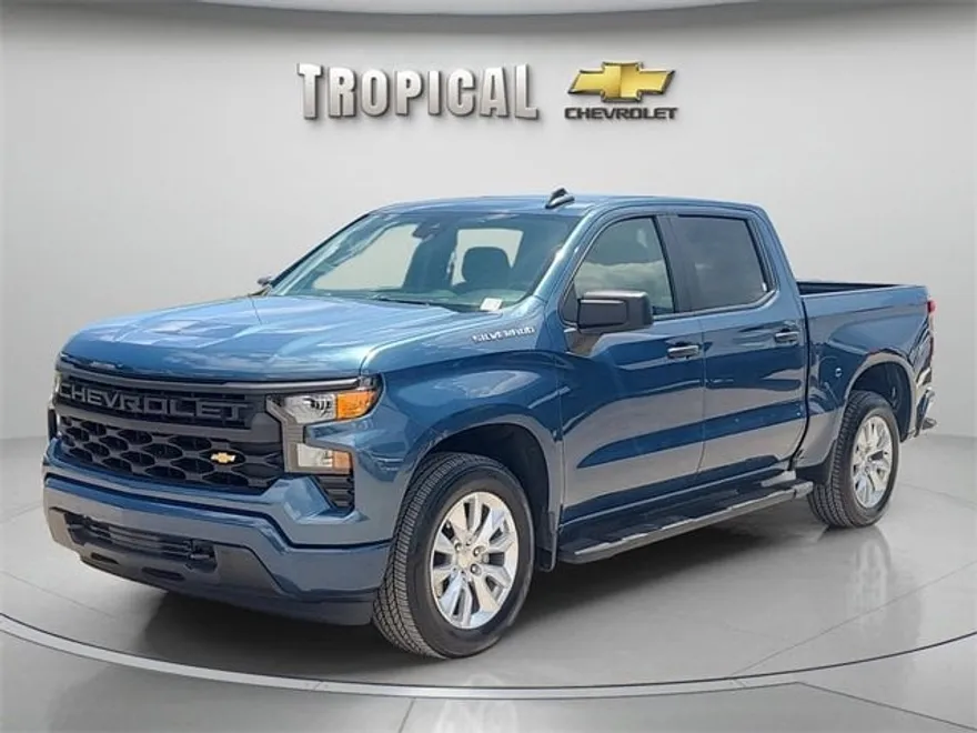 2024 Chevrolet Silverado 1500 Custom photo 1