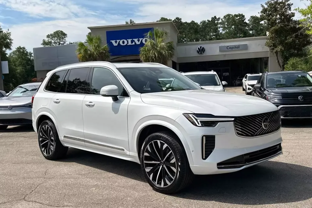 2026 Volvo XC90 Plus photo 1