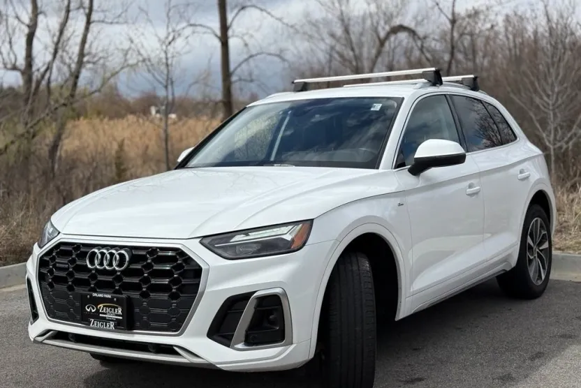2022 Audi Q5 45 S line Premium photo 1