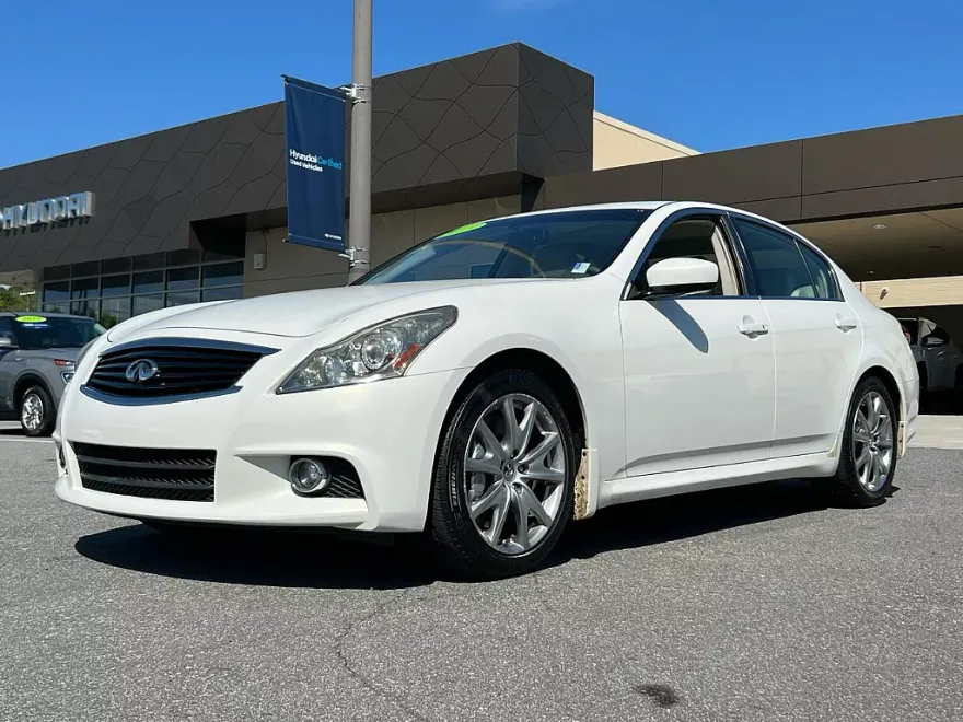2013 Infiniti G37 Journey photo 1