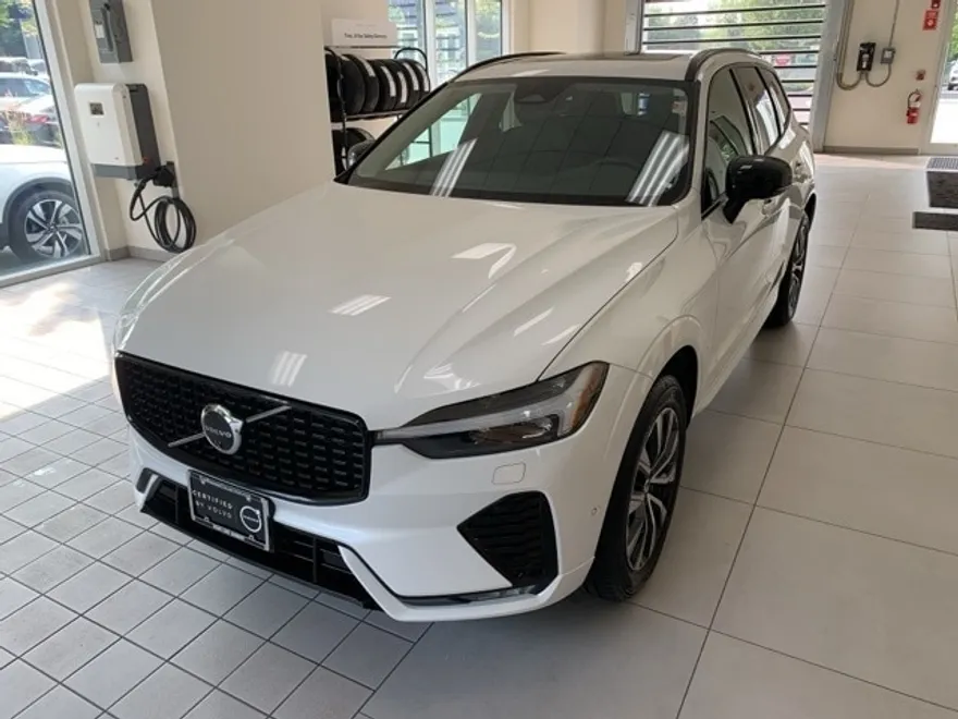 2024 Volvo XC60 B5 Plus photo 1
