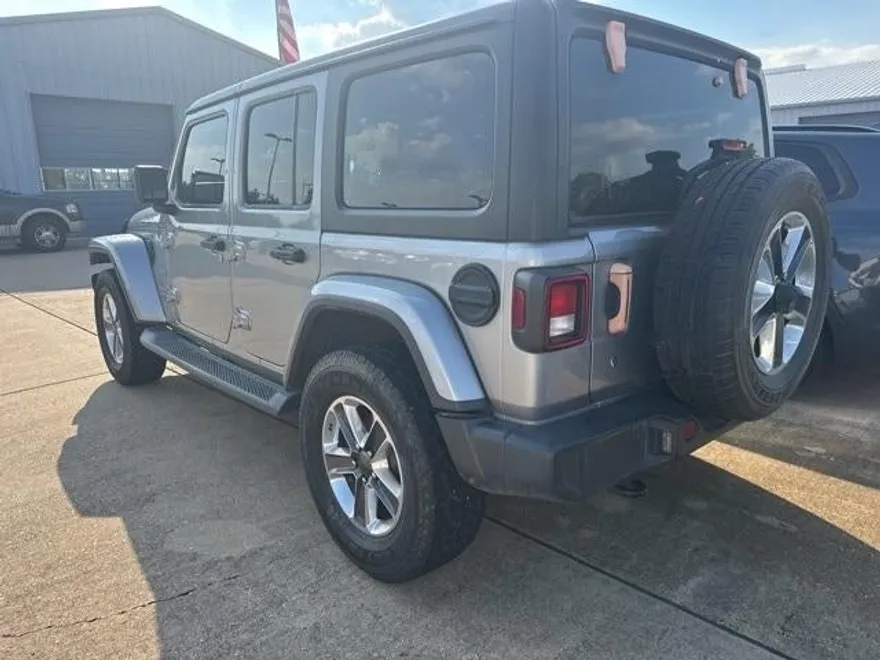 2020 Jeep Wrangler Unlimited Sahara photo 1
