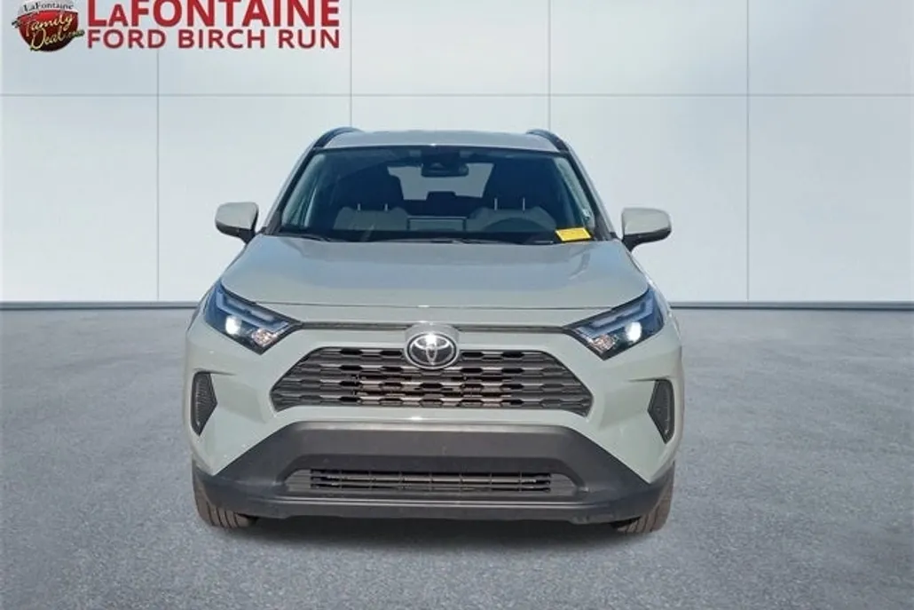 2023 Toyota RAV4 XLE photo 1