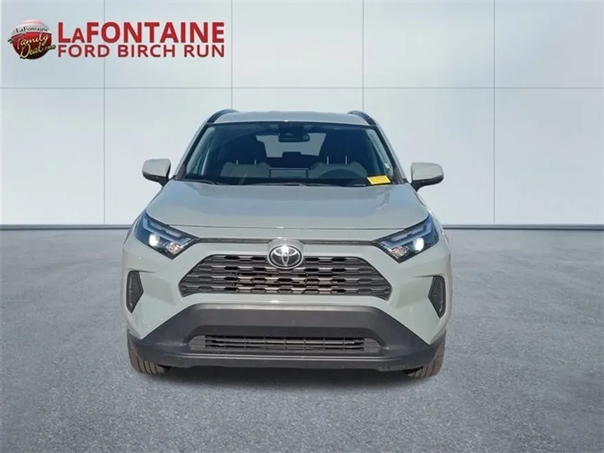 2023 Toyota RAV4 XLE photo 1