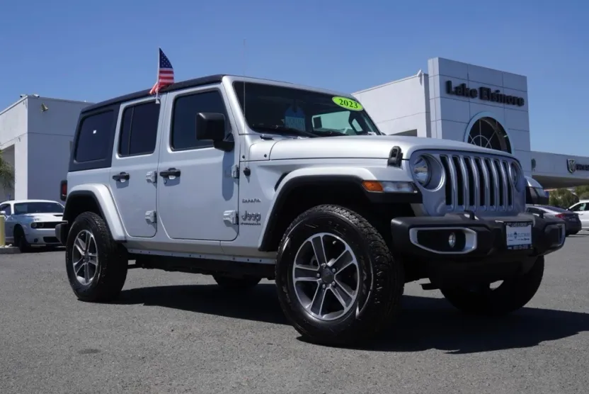 2023 Jeep Wrangler Sahara photo 1