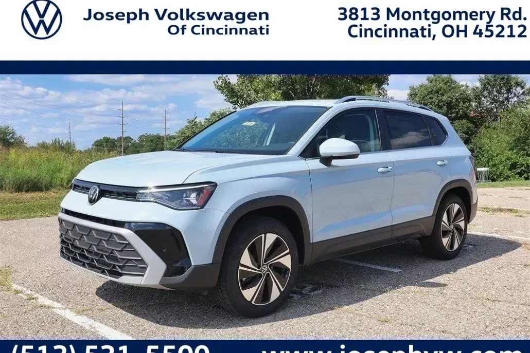 2025 Volkswagen Taos SE photo 1