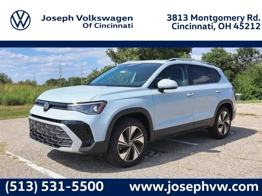 2025 Volkswagen Taos SE photo 1