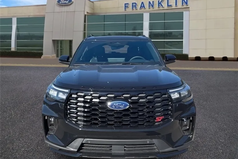 2025 Ford Explorer ST photo 1