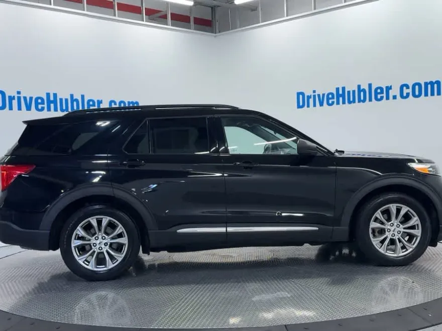 2020 Ford Explorer XLT photo 1