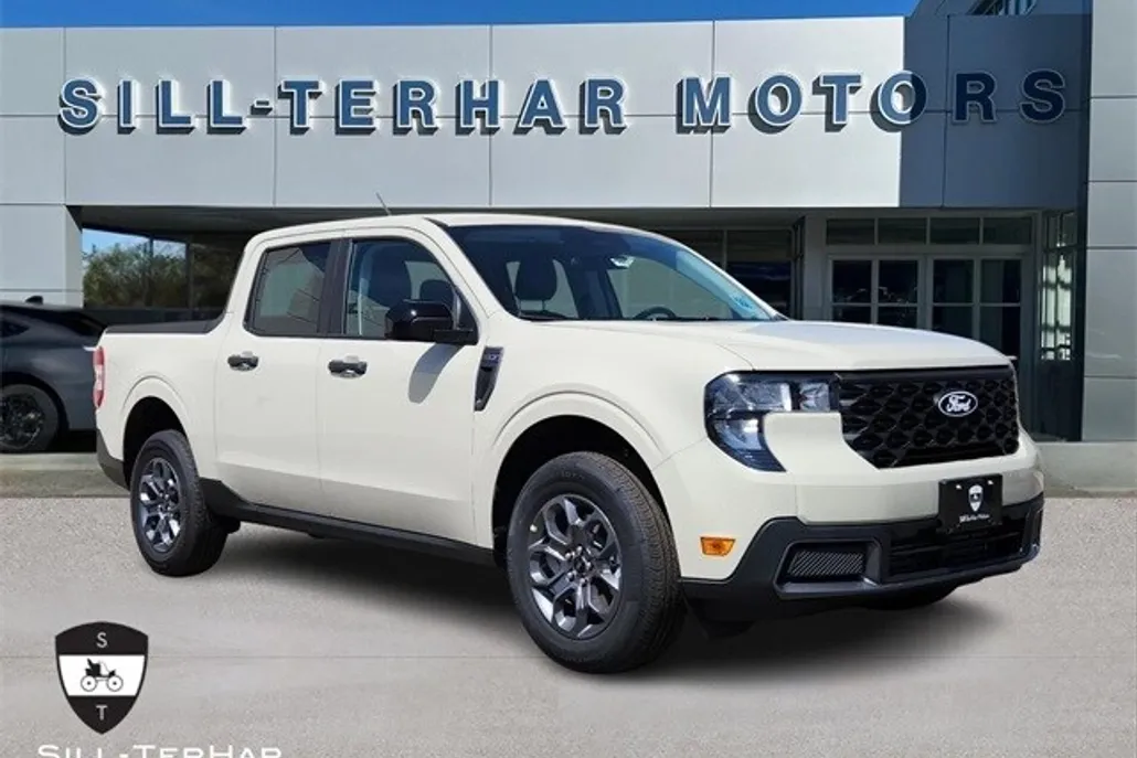 2025 Ford Maverick XLT photo 1