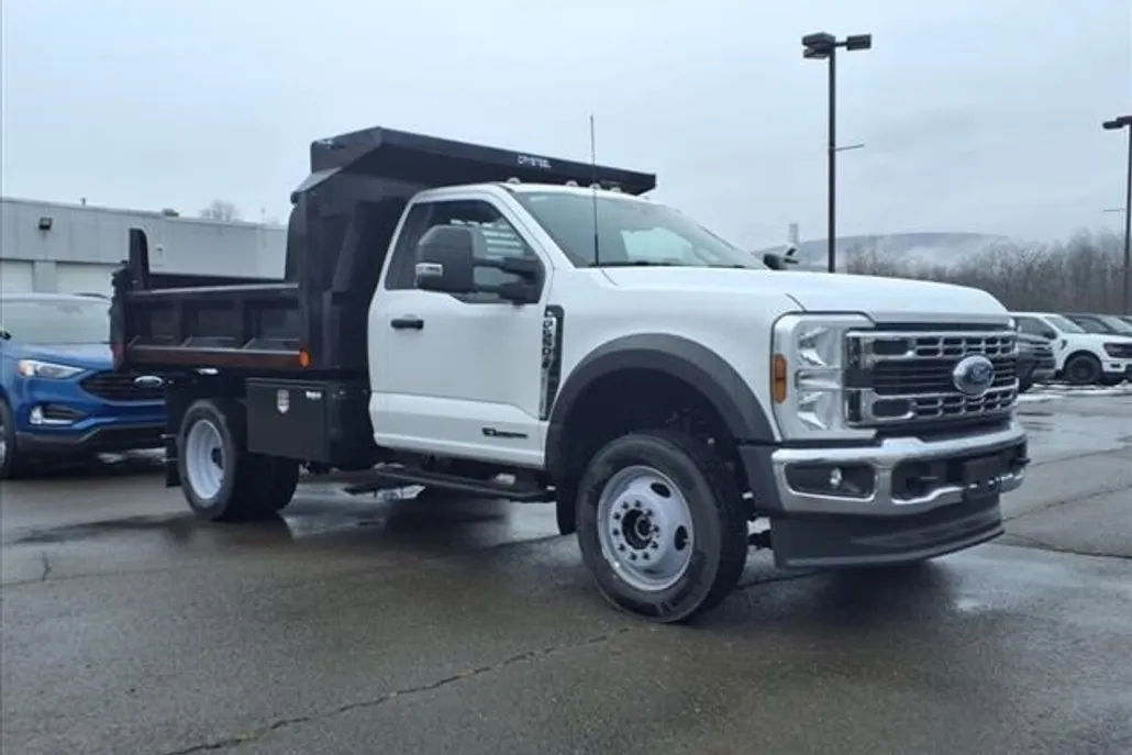2024 Ford F-550 photo 1