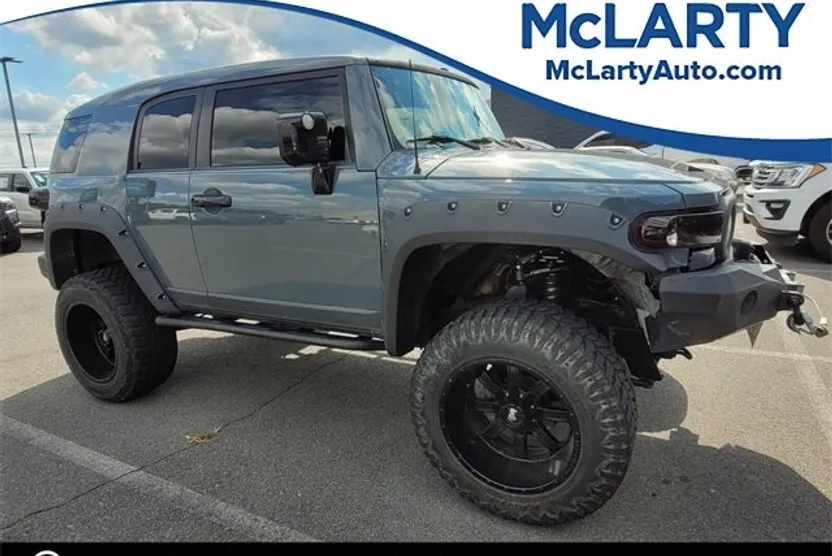 2012 Toyota FJ Cruiser Base photo 1