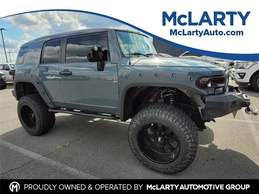 2012 Toyota FJ Cruiser Base photo 1