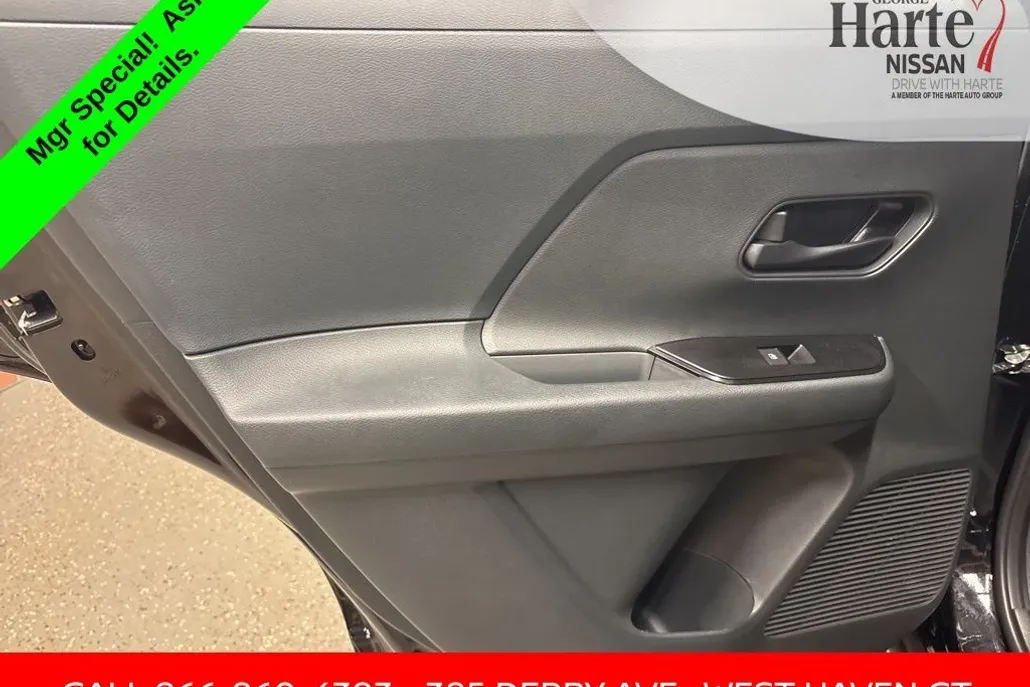 2025 Nissan Kicks S photo 1