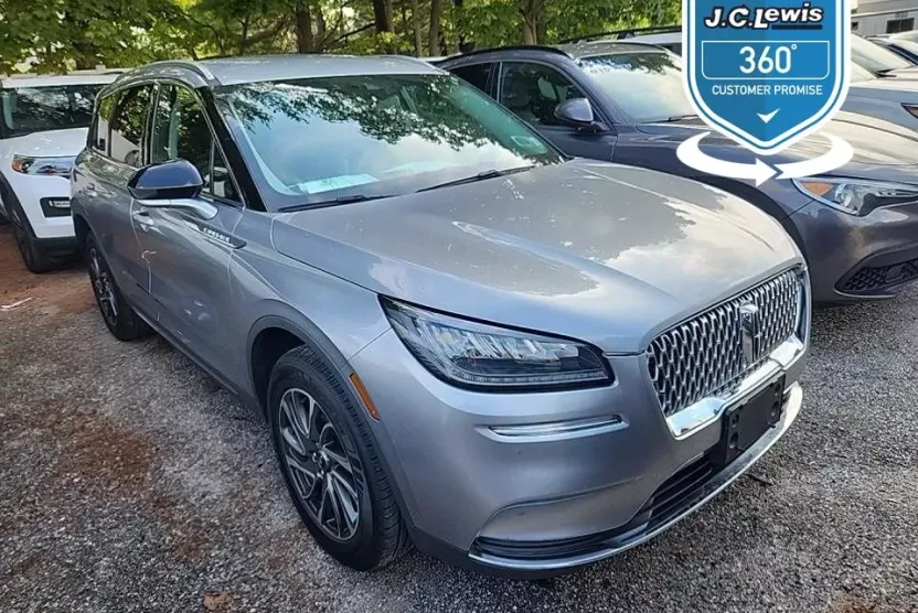 2021 Lincoln Corsair Standard photo 1