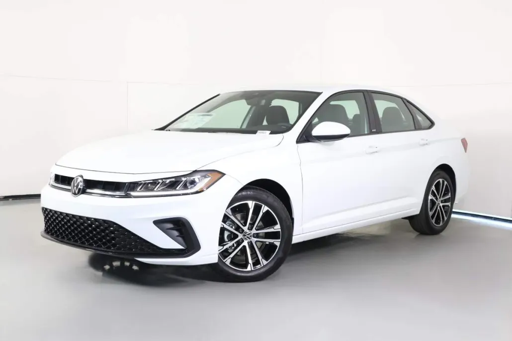 2026 Volkswagen Jetta Sport photo 1