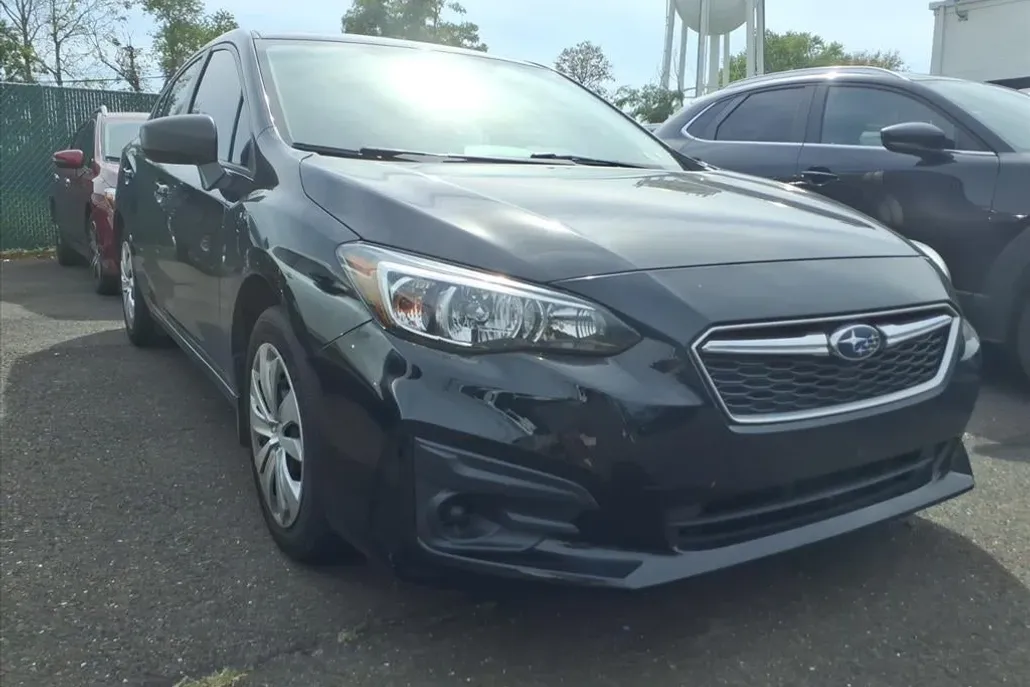 2019 Subaru Impreza 2.0i photo 1