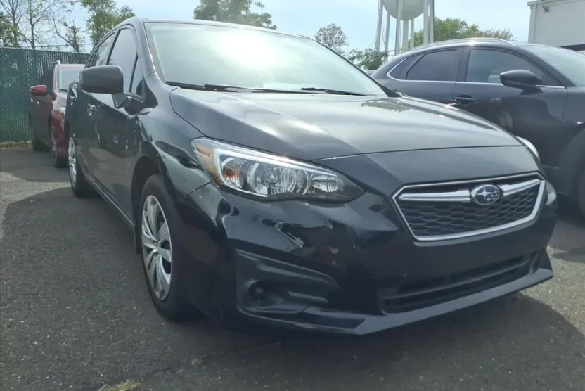 2019 Subaru Impreza 2.0i photo 1