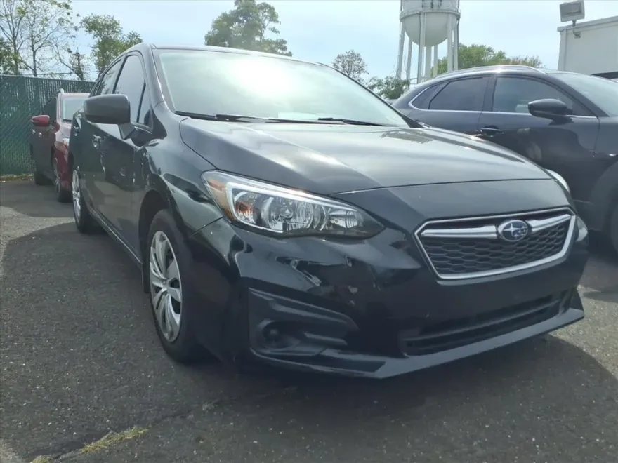 2019 Subaru Impreza 2.0i photo 1