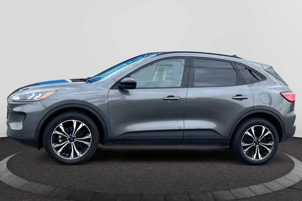2022 Ford Escape SE photo 1