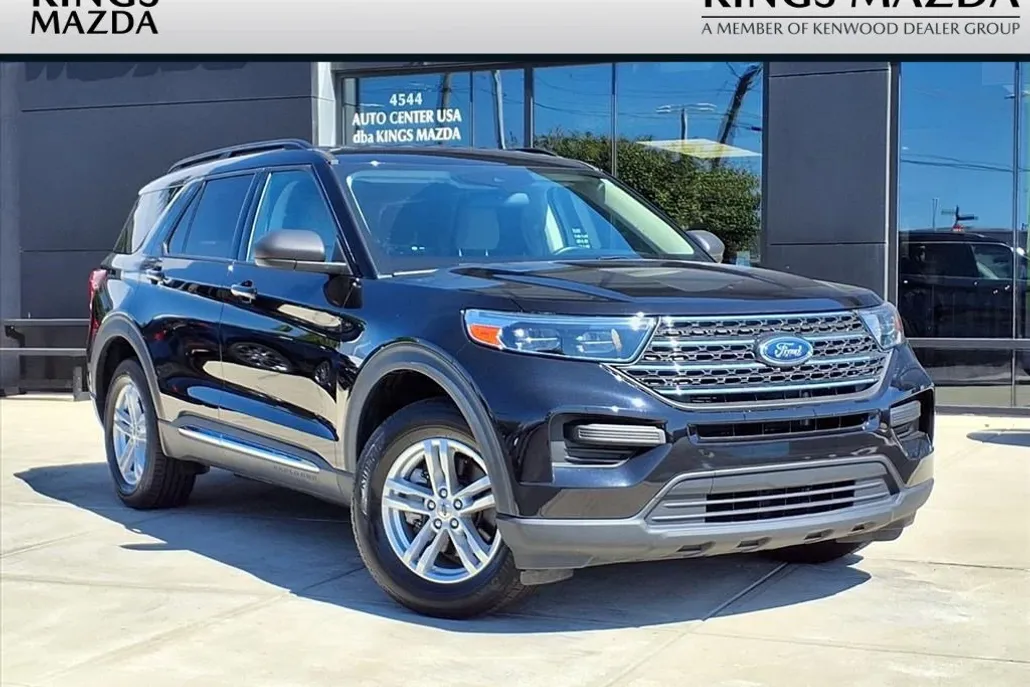 2022 Ford Explorer XLT photo 1