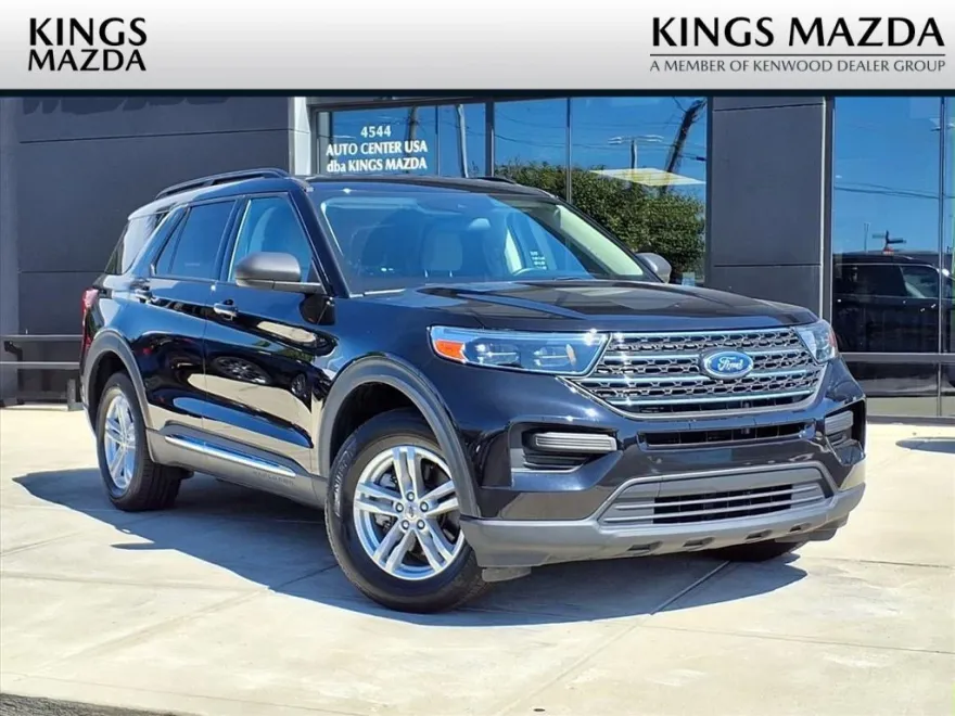 2022 Ford Explorer XLT photo 1