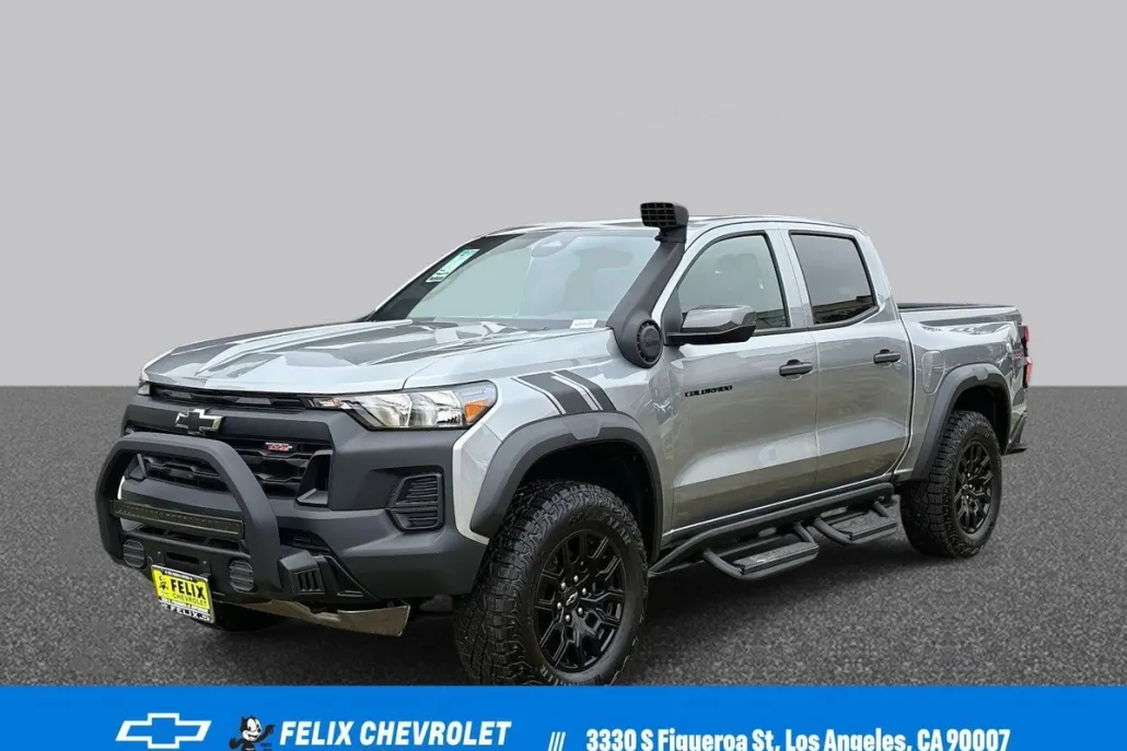2025 Chevrolet Colorado Trail Boss photo 1