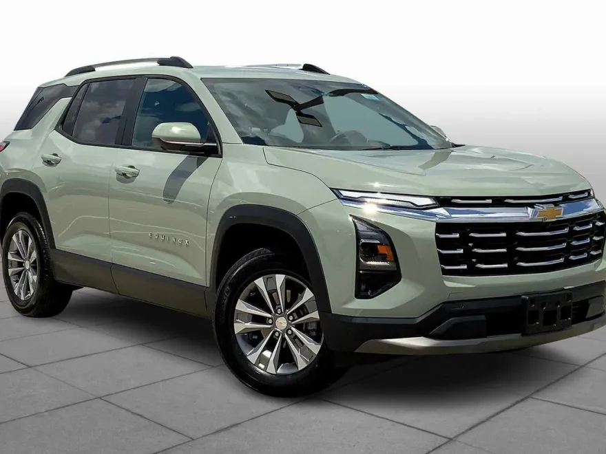 2025 Chevrolet Equinox LT photo 1