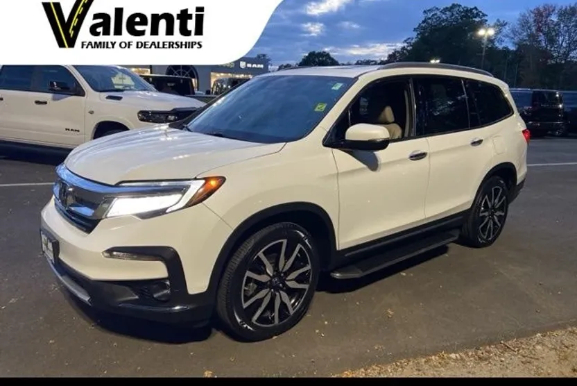 2021 Honda Pilot Touring photo 1