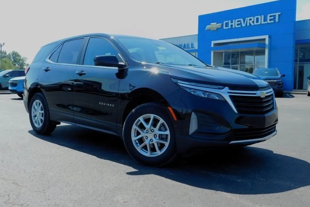 2022 Chevrolet Equinox LT photo 1