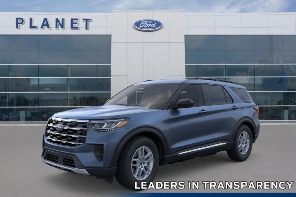 2025 Ford Explorer photo 1