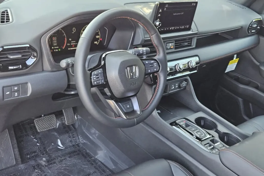 2025 Honda Pilot TrailSport photo 1