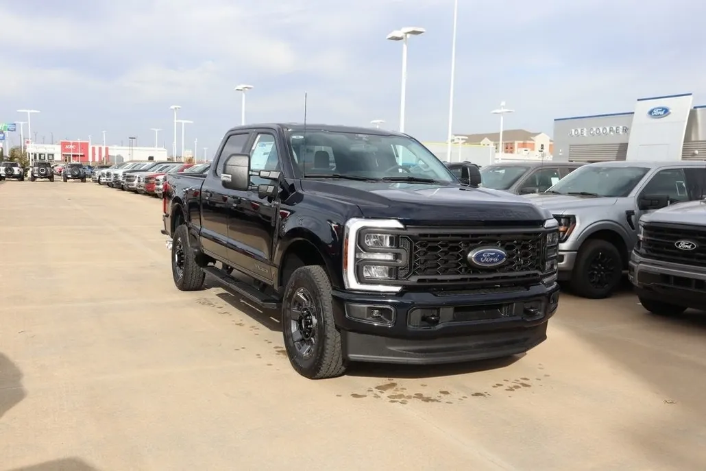 2025 Ford F-250 photo 1