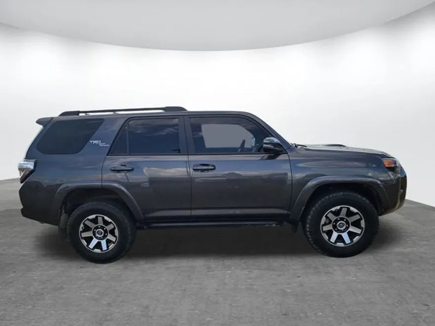2021 Toyota 4Runner TRD Off-Road Premium photo 1