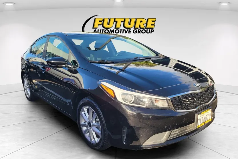 2017 Kia Forte LX photo 1