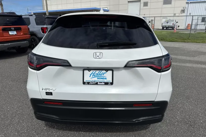 2023 Honda HR-V LX photo 1