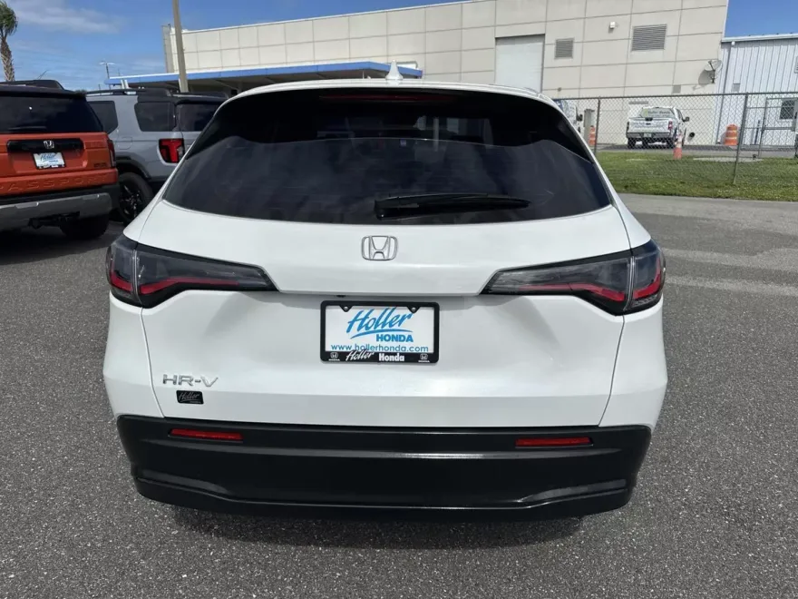 2023 Honda HR-V LX photo 1