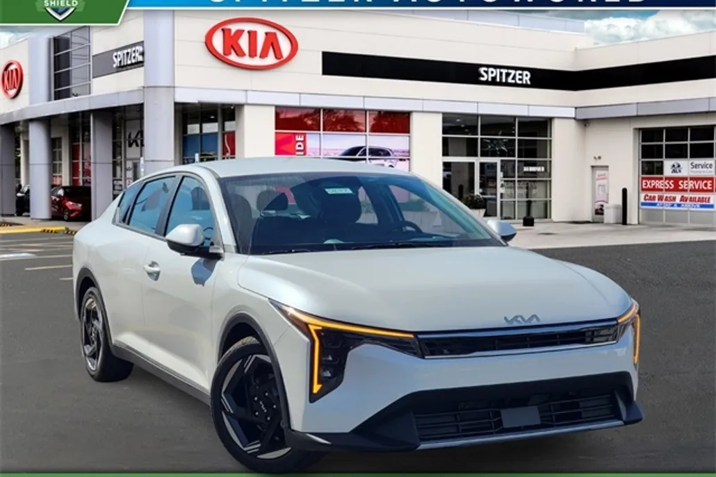 2025 Kia K4 EX photo 1