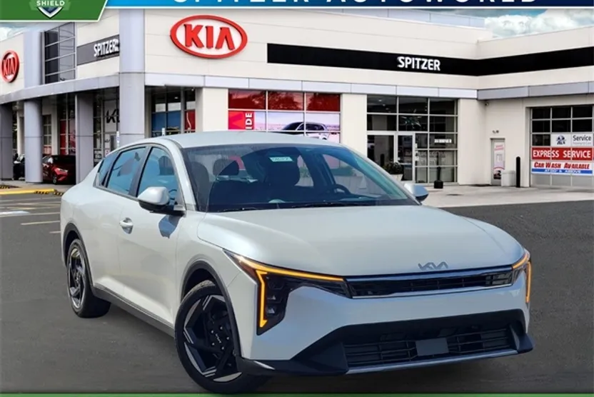 2025 Kia K4 EX photo 1