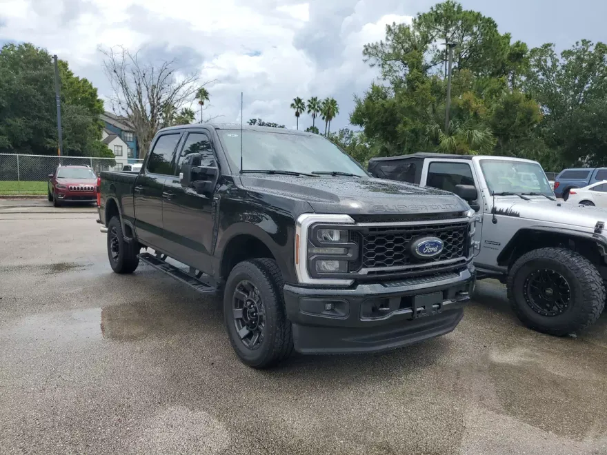 2024 Ford F-250 Lariat photo 1