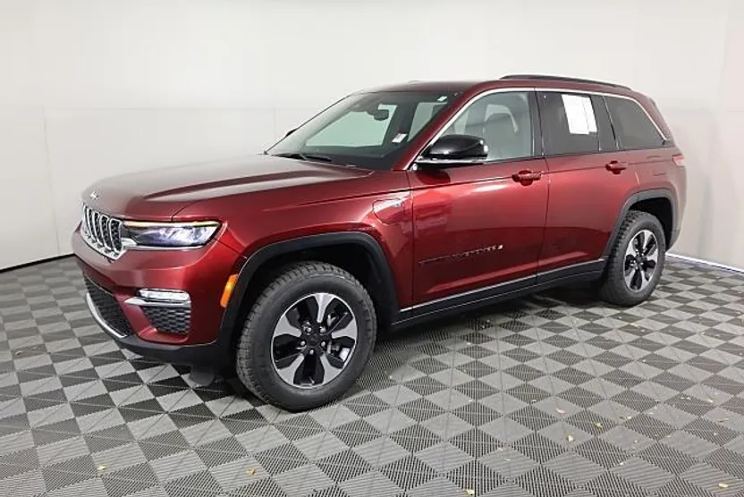 2024 Jeep Cherokee Limited 4xe photo 1