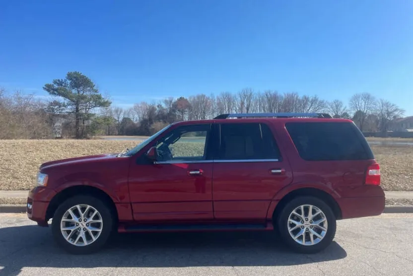 2017 Ford Expedition Limited photo 1