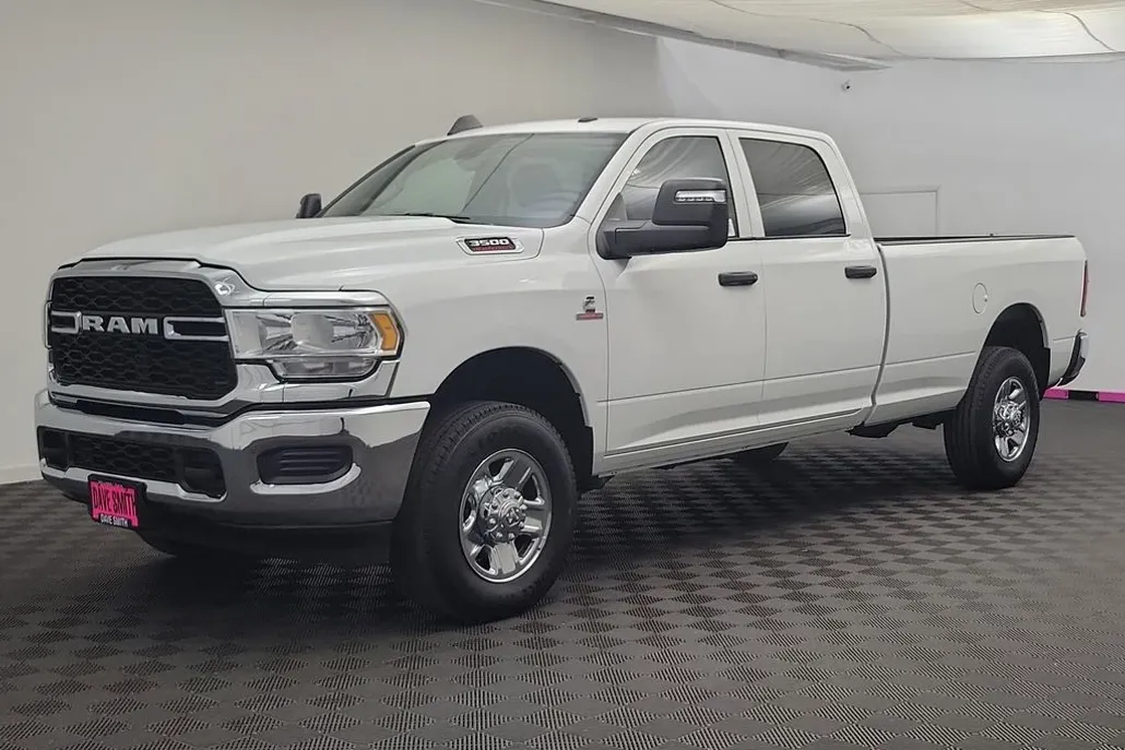 2024 Ram 3500 Tradesman photo 1