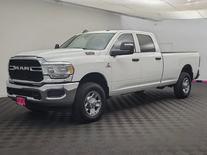 2024 Ram 3500 Tradesman photo 1