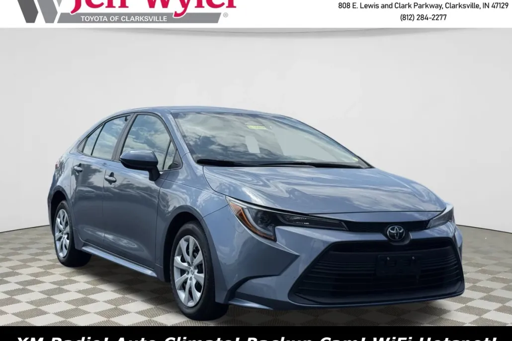 2024 Toyota Corolla LE photo 1