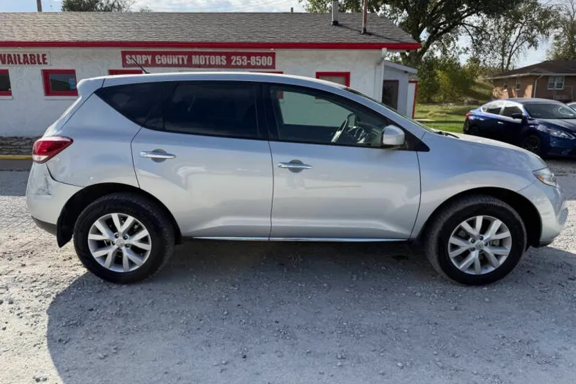 2014 Nissan Murano SV photo 1